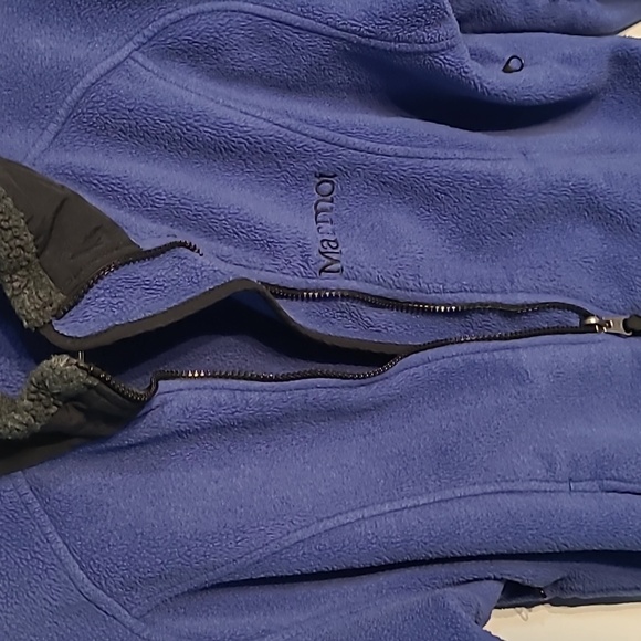 Marmot-Purple Fleece Zip-Up Jacket, Size Medium, with Zippered Pockets - Picture 3 of 8